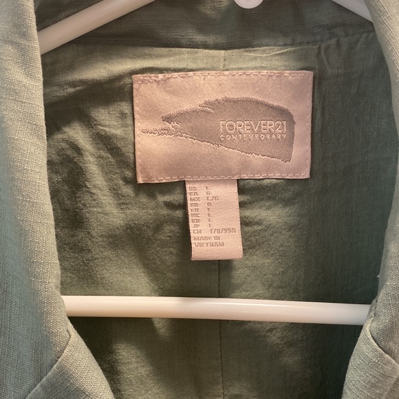 Forever 21 green utility vest. - Picture 4 of 8